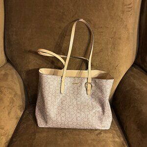 Calvin Klein Signature Tote Bag (Tan)